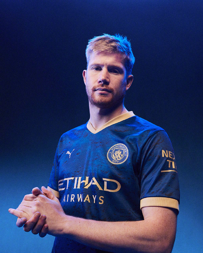 3C：退役三天前我和莱万说不想再为任何球队踢球，除非是巴萨