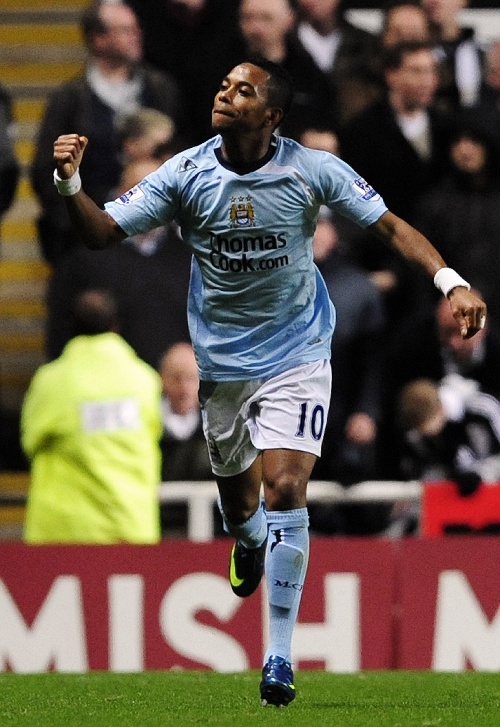 阿尔巴尼亚面临黄牌危机，半数主力或无缘附加赛关键战（阿尔巴尼亚陷入黄牌隐忧，半数主力恐缺席附加赛生死战）