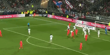 都体：尤文要求斯帕莱蒂遵守正装规定，比赛时不可以穿运动服