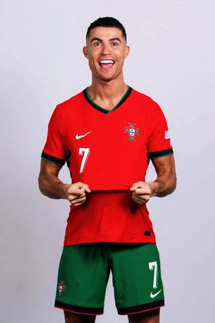 鲁本·阿莫林的曼联体系为何在边翼卫位置频频受阻？危机或将进一步加剧！