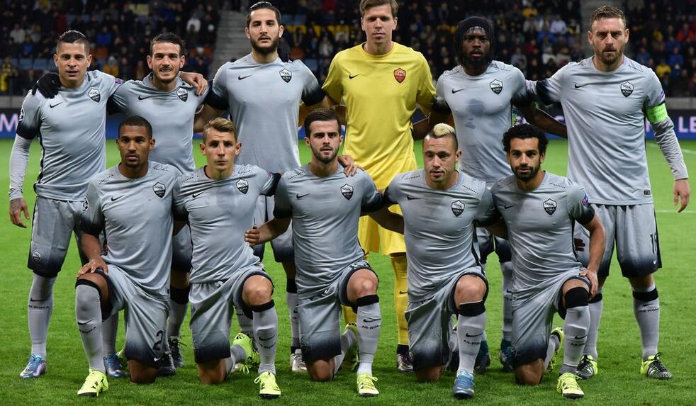 库普梅纳斯：我们想拿意杯冠军，但接下来要专注踢那不勒斯