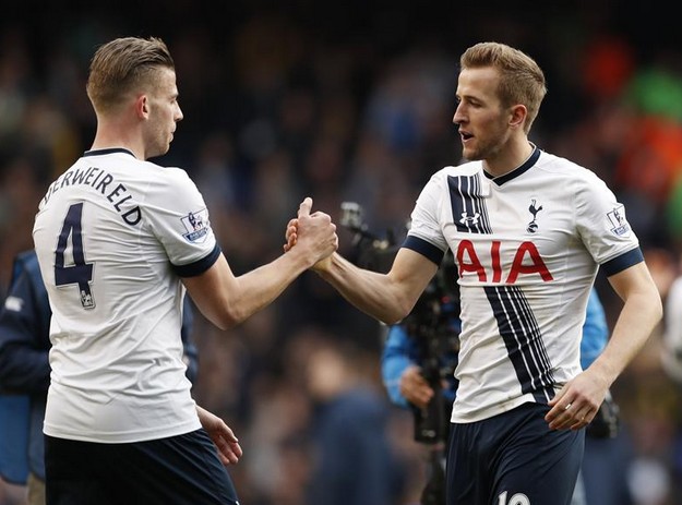 意杯半场：卢卡头槌破门，那不勒斯暂1-0卡利亚里（意杯半场：卢卡头球建功，那不勒斯暂以1-0领先卡利亚里）