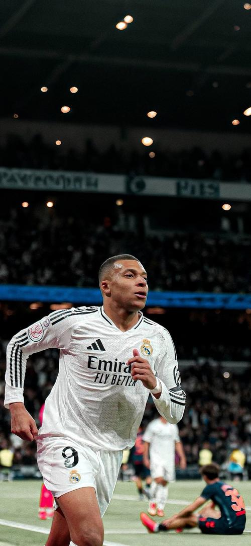 罗马转会受阻，迪巴拉不开心，佩莱格里尼在内，多人伤病成疑（罗马引援受挫，迪巴拉不满，佩莱格里尼等多将伤情存疑）