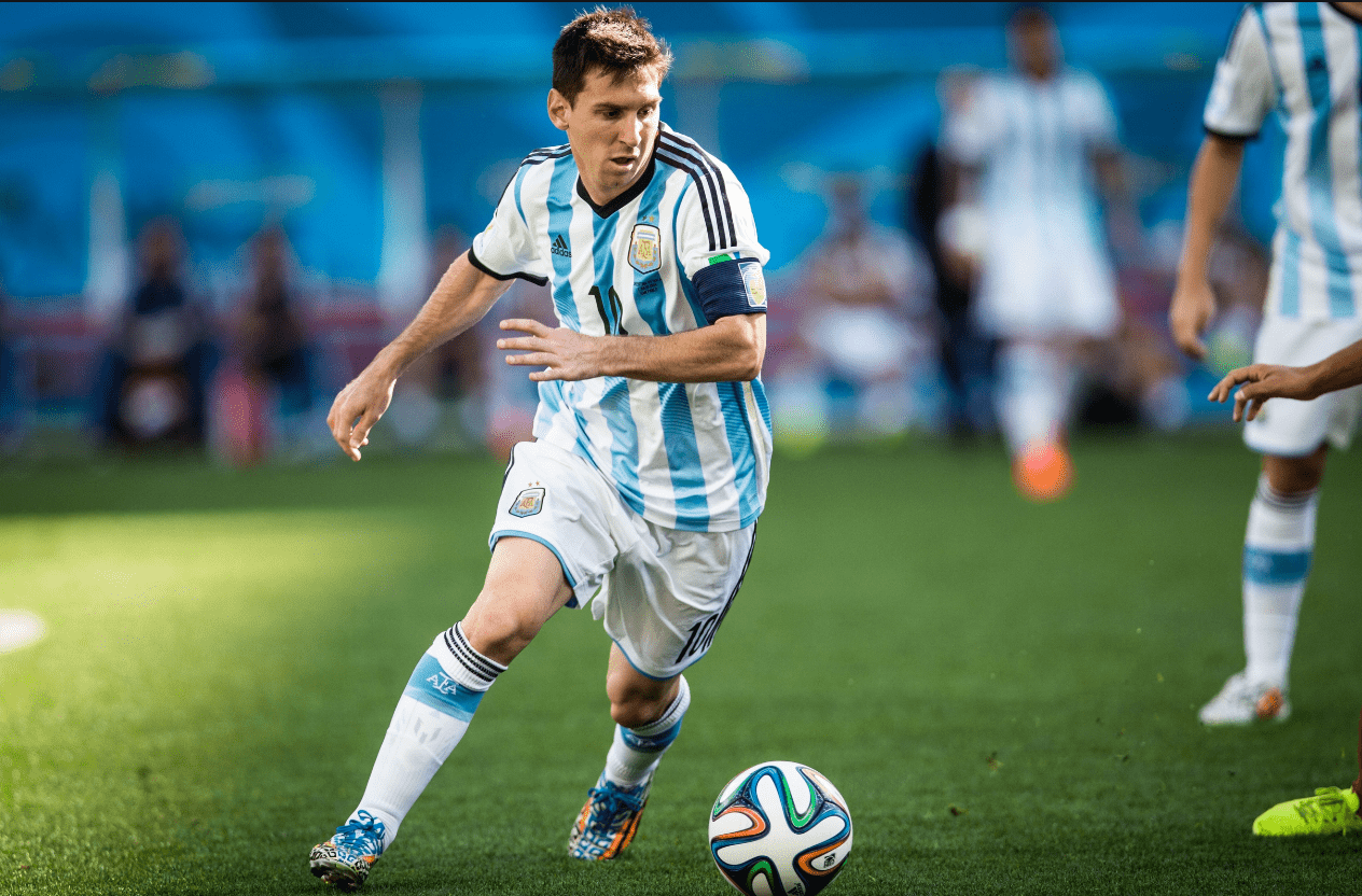 首尔主帅金基东：双线作战让球员们在体能上面临不小的挑战（首尔主帅金基东：双线赛程给球员体能带来不小压力）