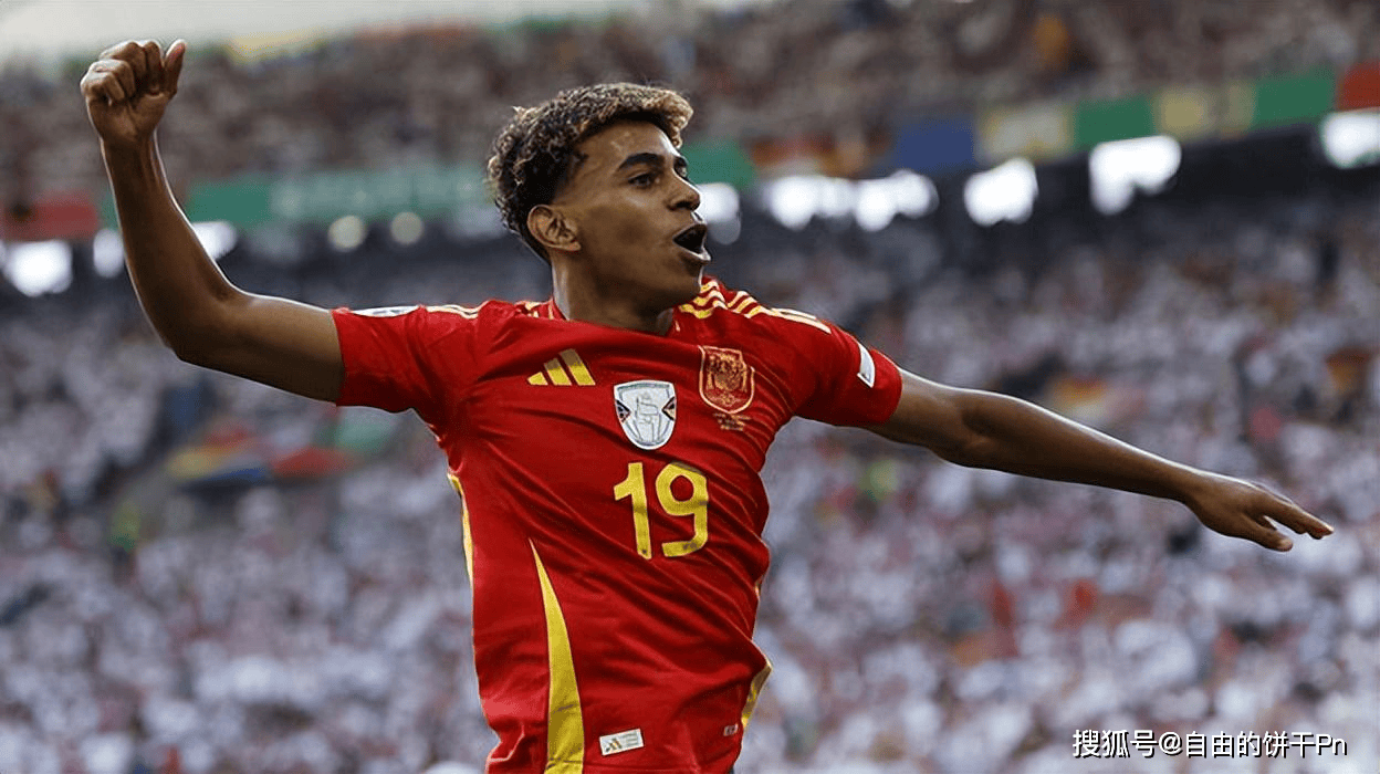 哈兰德本赛季俱乐部+国家队28场狂轰38球，且只有3粒点球（哈兰德本季代表俱乐部与国家队28战斩获38球，仅3球为点射）