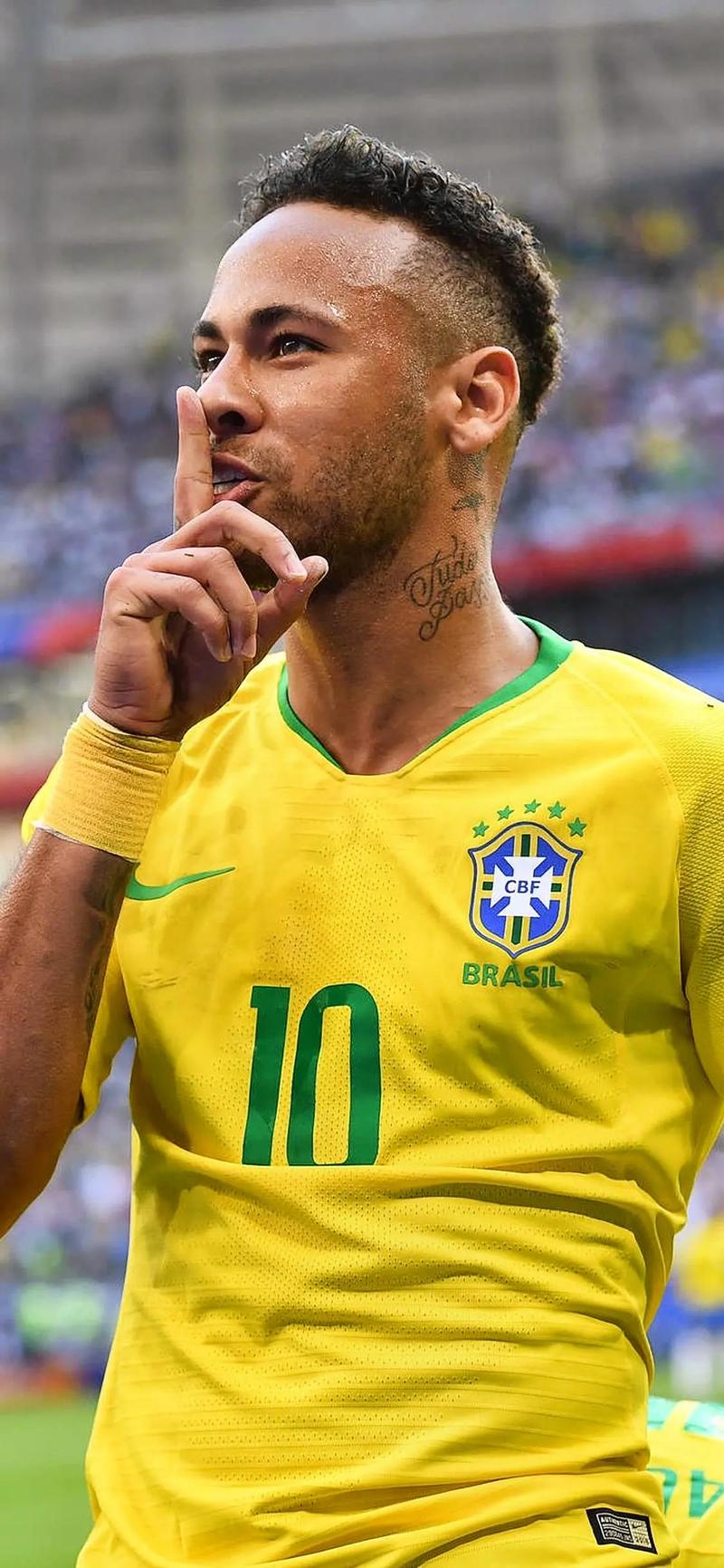 徐根宝：希望海港给国足输送更好的球员 我们的目标是世界杯（徐根宝：盼海港为国足输送精英，目标直指世界杯）